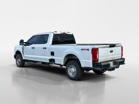 Used 2025 Ford F250 XL AWD/4WD image 3