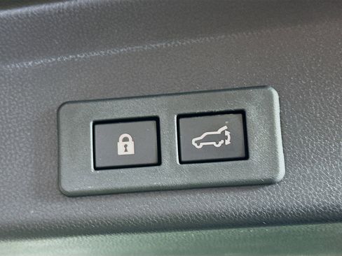 Used 2023 Subaru Ascent Premium w/ Convenience Package image 30