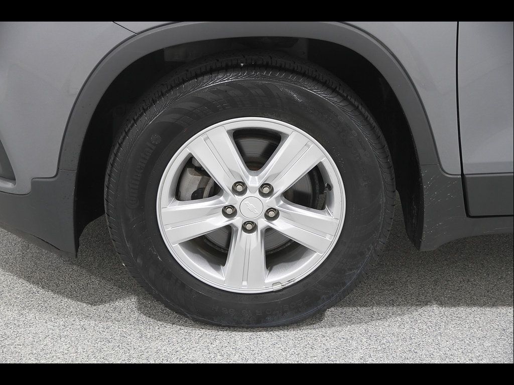 Used 2020 Chevrolet Trax LS w/ Tint and Cruise Package FWD image 20
