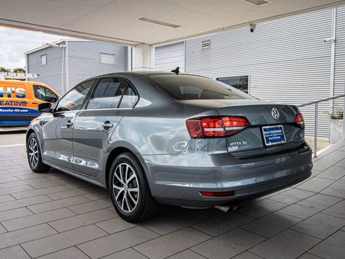 Used 2017 Volkswagen Jetta SE image 14