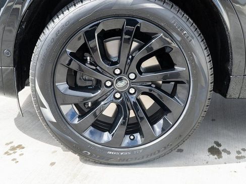 Certified 2025 Land Rover Discovery Sport Dynamic SE AWD/4WD image 11