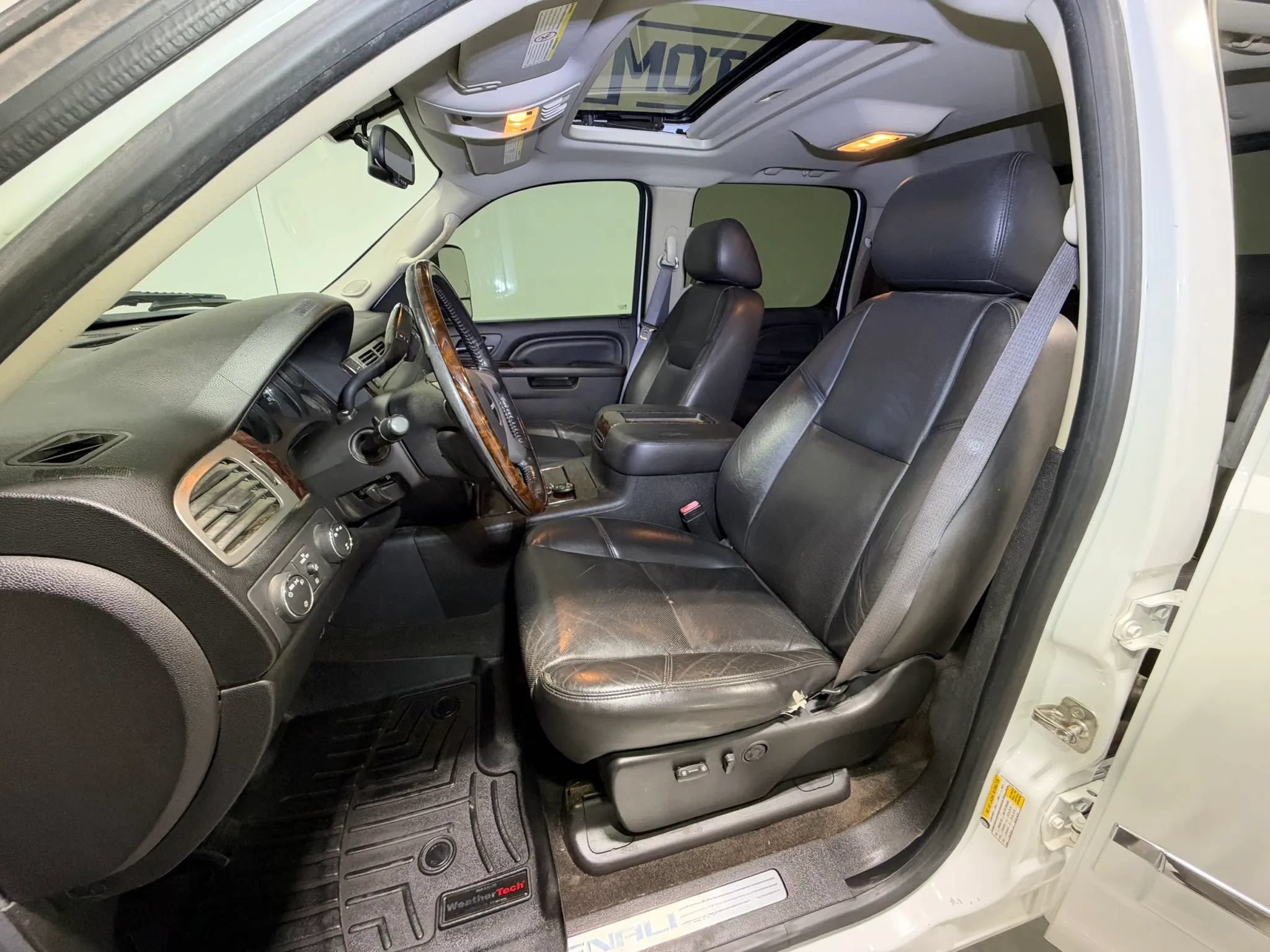 Used 2012 GMC Sierra 2500 Denali w/ Suspension Package, Off-Road AWD/4WD image 12