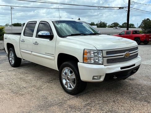 Used 2013 Chevrolet Silverado 1500 LTZ w/ LTZ White Diamond Edition AWD/4WD image 8