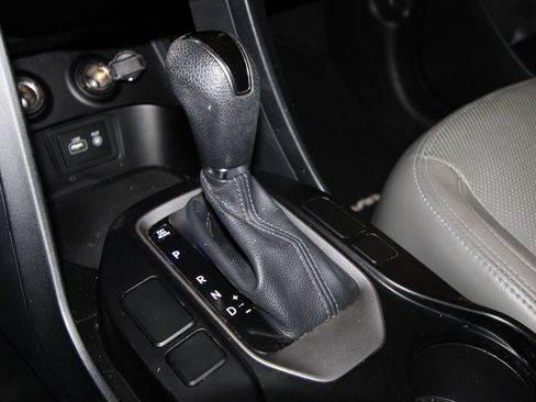 Used 2017 Hyundai Santa Fe Sport image 14