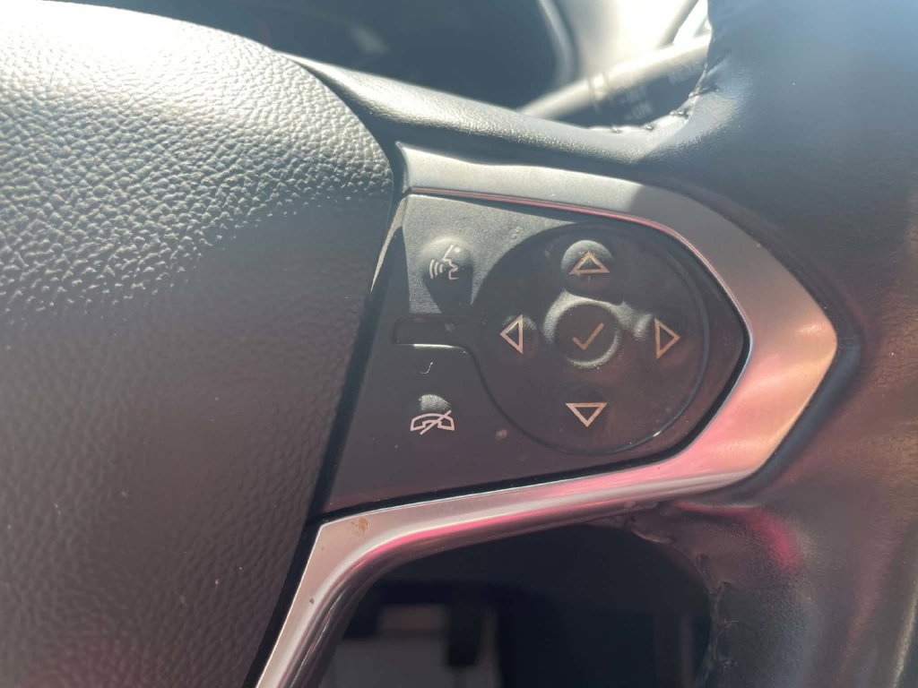 Used 2021 Chevrolet Traverse LT FWD image 18
