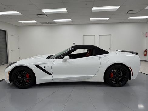 Used 2017 Chevrolet Corvette Stingray Convertible w/ 2LT Preferred Equipment Group image 4