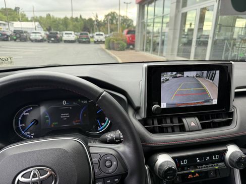 Used 2023 Toyota RAV4 SE w/ Weather & Moonroof Package AWD/4WD image 16