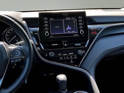 Used 2022 Toyota Camry SE FWD image 10