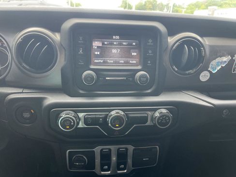 Used 2019 Jeep Wrangler Sport AWD/4WD image 17