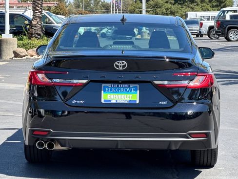 Used 2025 Toyota Camry SE FWD image 4