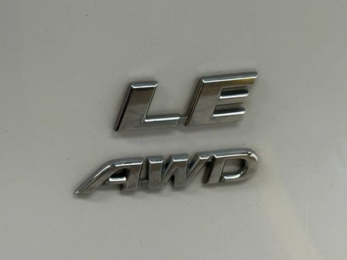 Used 2019 Toyota RAV4 LE w/ Carpet Mat Package AWD/4WD image 15