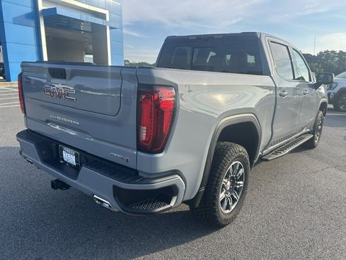 Used 2024 GMC Sierra 1500 AT4 w/ Technology Package AWD/4WD image 4