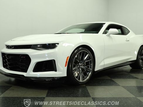 Used 2023 Chevrolet Camaro ZL1 RWD image 21
