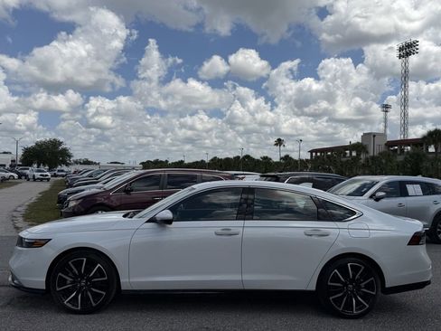 Used 2025 Honda Accord Touring image 8