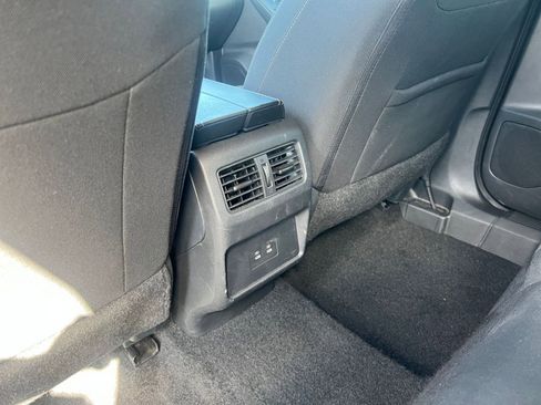 Used 2025 Nissan Rogue SV FWD image 24