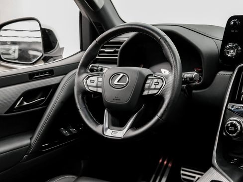 Used 2023 Lexus LX 600 F Sport image 21