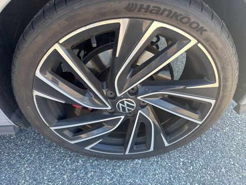 Used 2022 Volkswagen GTI Autobahn image 11