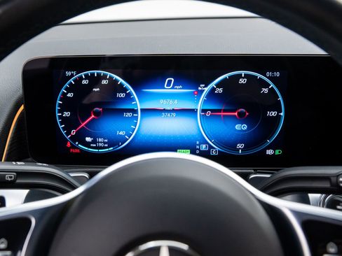 Certified 2023 Mercedes-Benz EQB 250+ w/ Exclusive Package image 21