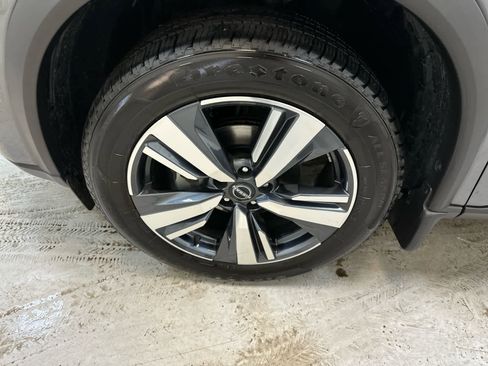 Certified 2022 Nissan Rogue SL w/ SL Premium Package image 12