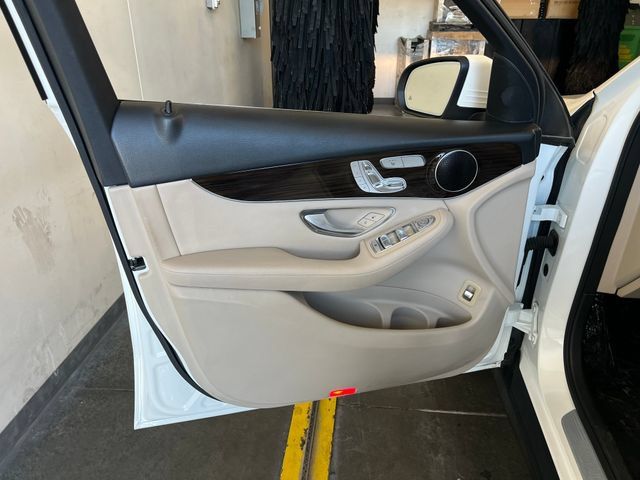 Used 2016 Mercedes-Benz GLC 300 image 26