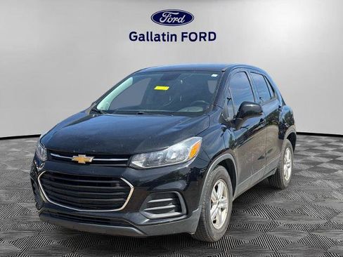 Used 2019 Chevrolet Trax LS w/ Tint and Cruise Package FWD image 1