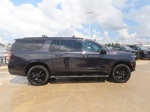 Used 2024 Chevrolet Suburban Z71 w/ Luxury Package AWD/4WD image 10