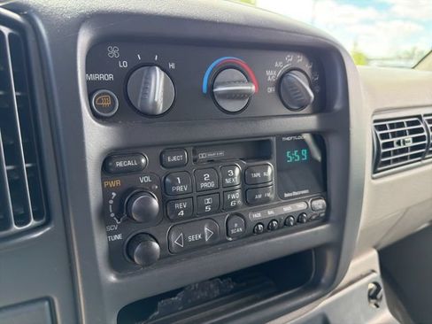 Used 1998 GMC Savana 1500 Passenger w/ Marketing Option Pkg 4 RWD image 24
