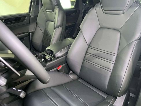 New 2026 Porsche Cayenne GTS AWD/4WD image 17