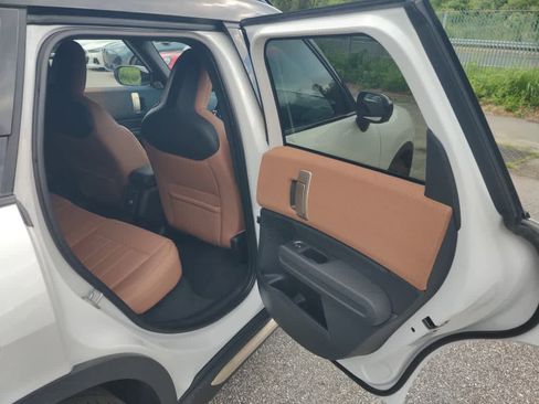 Used 2025 MINI Cooper Countryman SE w/ Comfort Package Max image 15