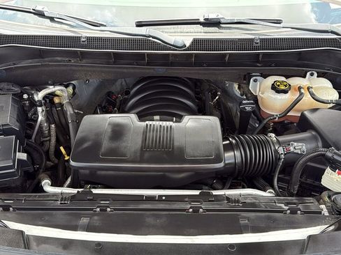 Used 2022 Chevrolet Suburban Z71 image 35