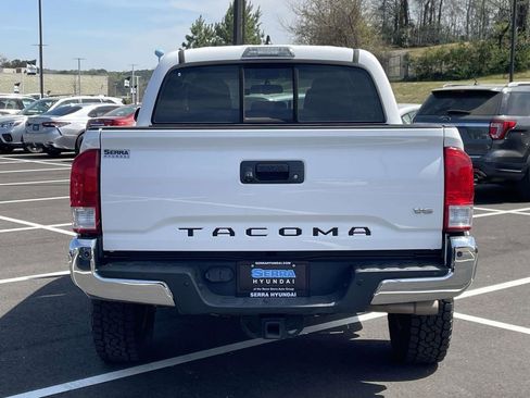Used 2017 Toyota Tacoma SR5 w/ Tow Package image 4