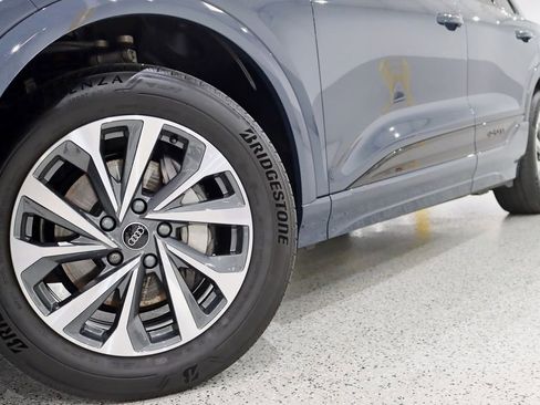 Used 2025 Audi Q6 e-tron Premium Plus w/ Premium Plus AWD/4WD image 5