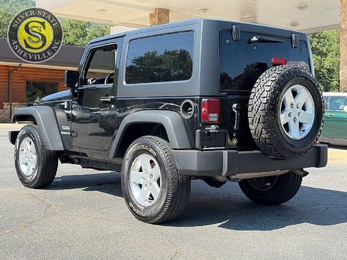Used 2015 Jeep Wrangler Sport w/ Quick Order Package 24S AWD/4WD image 4
