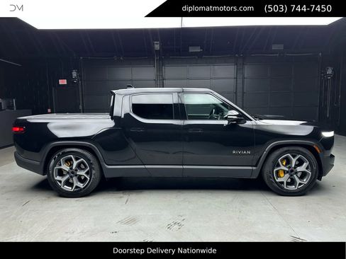 Used 2022 Rivian R1T Adventure image 7