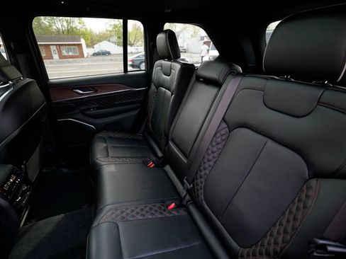Used 2022 Jeep Grand Cherokee Summit AWD/4WD image 28