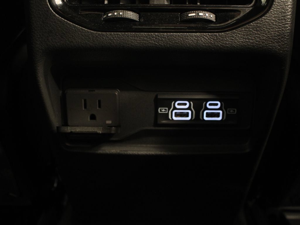 Used 2023 Jeep Grand Cherokee Altitude AWD/4WD image 30