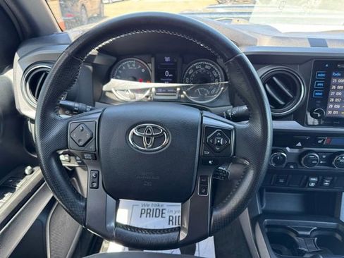 Used 2019 Toyota Tacoma TRD Sport AWD/4WD image 17