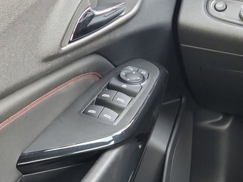 New 2025 Chevrolet Trax RS w/ Sunroof Package image 25