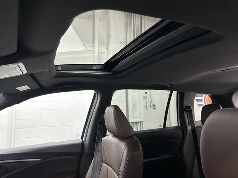 Used 2024 Honda Passport EX-L image 25