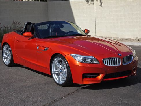Used 2015 BMW Z4 sDrive35is image 2