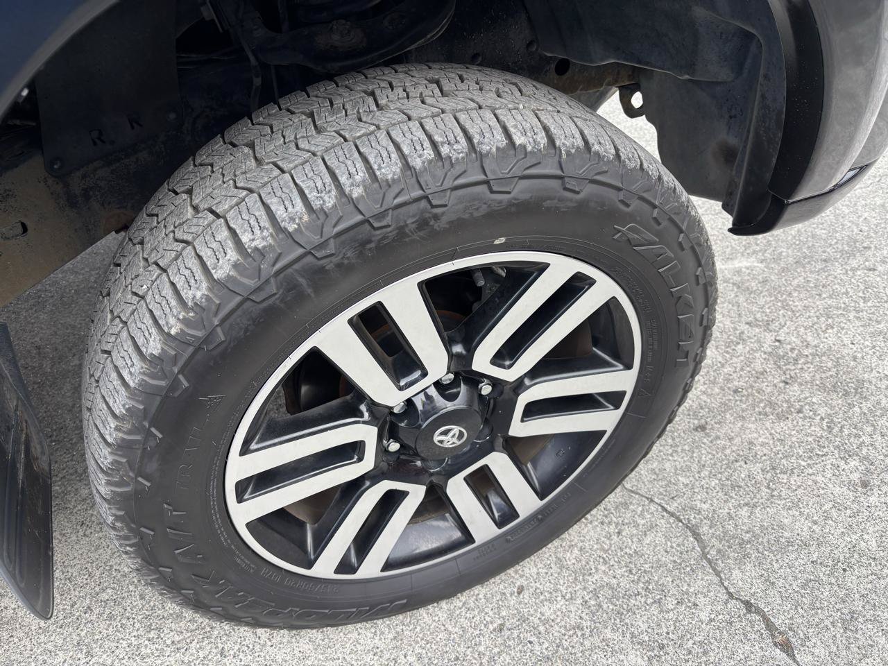 Used 2005 Toyota Tundra Limited RWD image 7
