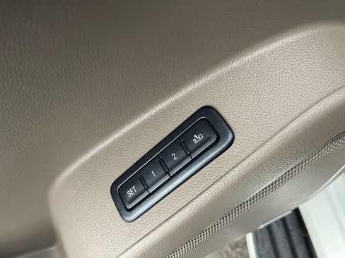 Used 2015 Chevrolet Tahoe LTZ image 31