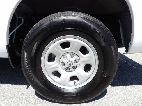 Used 2022 Nissan Frontier S image 51