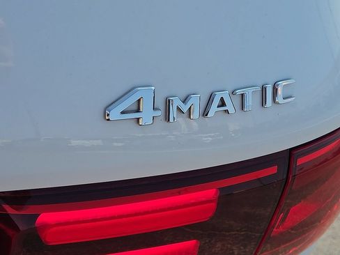 Used 2024 Mercedes-Benz GLB 250 4MATIC image 16