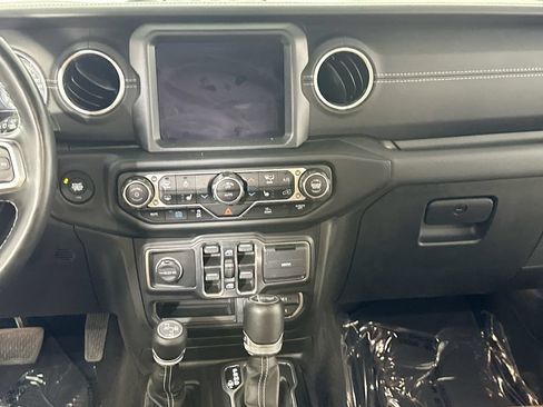 Used 2023 Jeep Wrangler Unlimited Sahara w/ Cold Weather Group AWD/4WD image 17