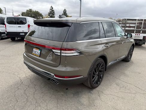 Used 2025 Lincoln Aviator Reserve w/ Equipment Group 201A AWD/4WD image 5