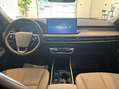 Certified 2026 Lincoln Corsair Premiere FWD image 8