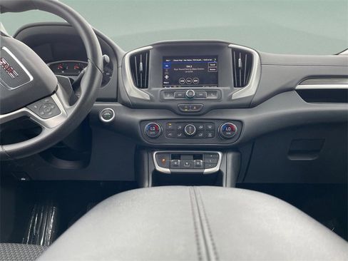 Used 2023 GMC Terrain SLE w/ Driver Convenience Package image 16