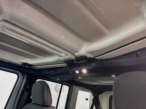 Used 2024 Jeep Wrangler Unlimited AWD/4WD image 23