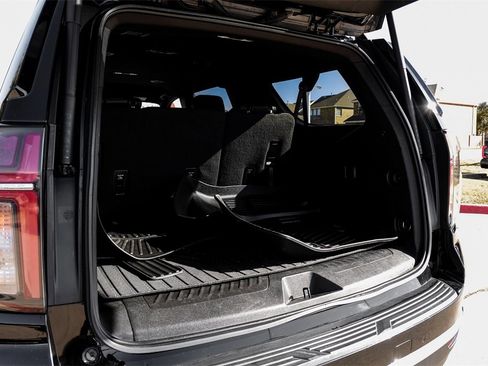 Used 2022 Chevrolet Suburban LT image 56